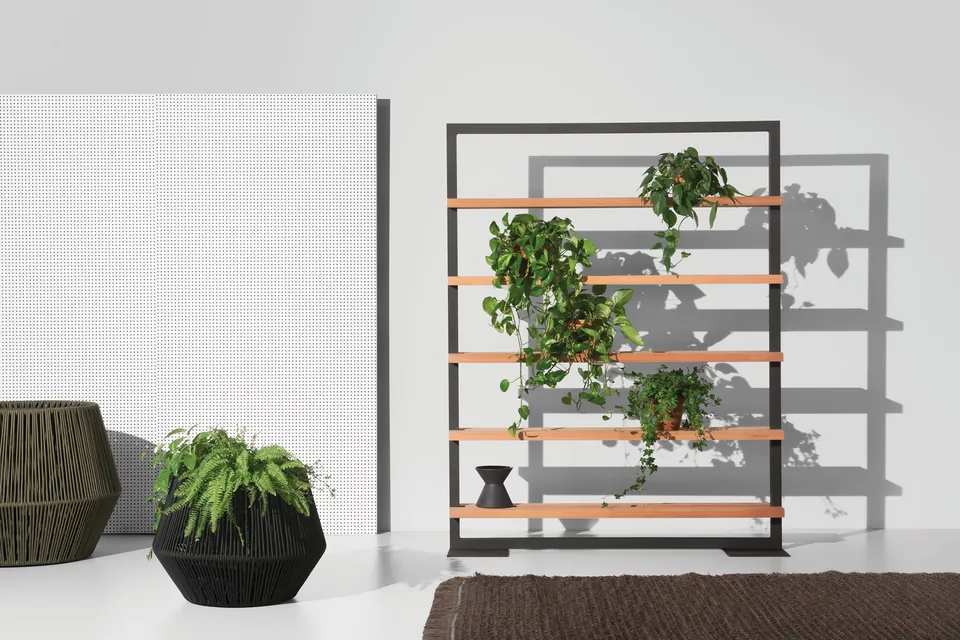 Kettal Zigzag outdoor planter and pouf